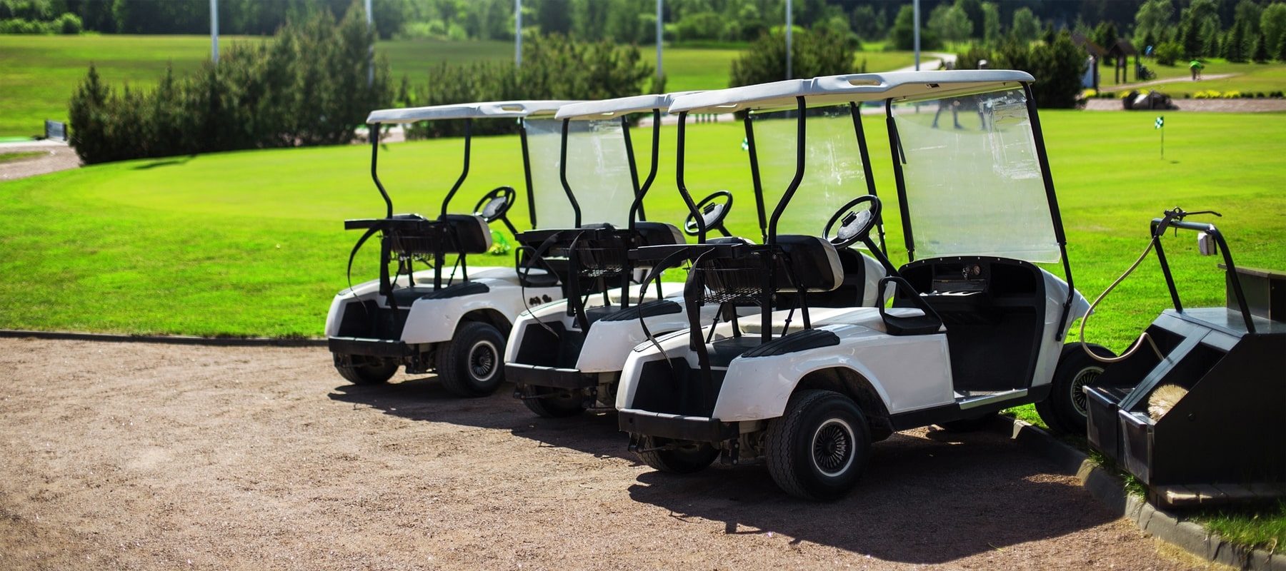 How Long Will an Electric Golf Cart Go on a Full Battery Charge? How Long  Does it Take to Charge? - CostOwl